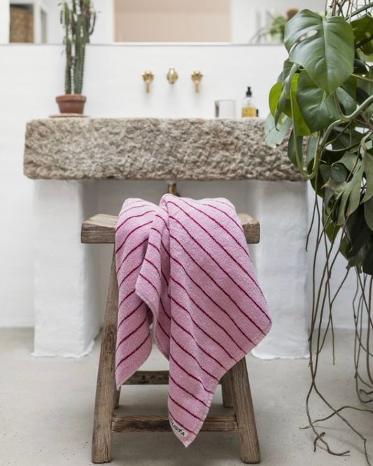 Hovedbilde Naram badehåndkle baby pink og ski patrol